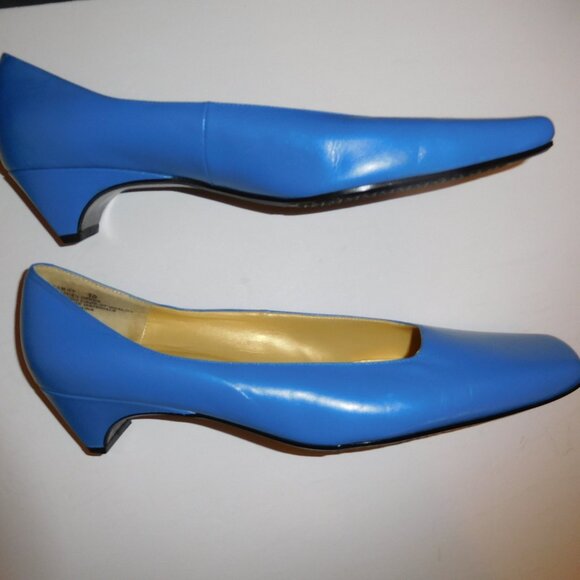 Bellini Women’s “Sammy” Blue Low Heel Shoes –Size 10 NWOT - Picture 1 of 7